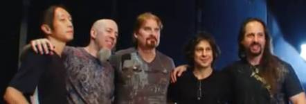 Dokument Dream Theater o výběru nového bubeníka